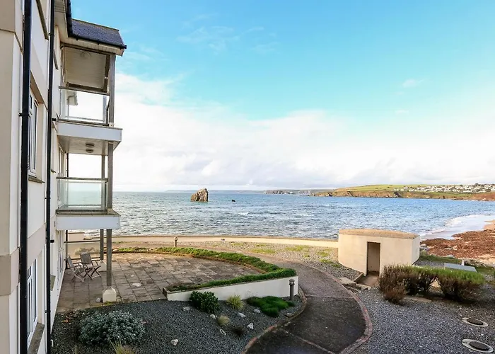 10 Thurlestone Rock