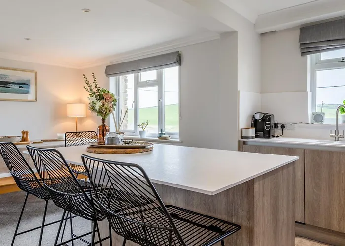 10 Thurlestone Rock