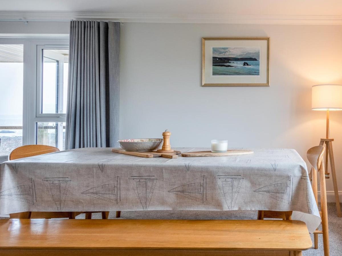 10 Thurlestone Rock *