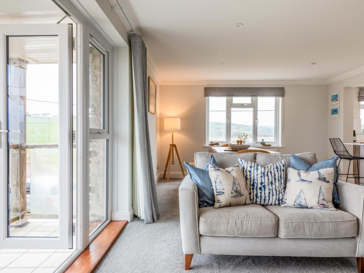 10 Thurlestone Rock *
