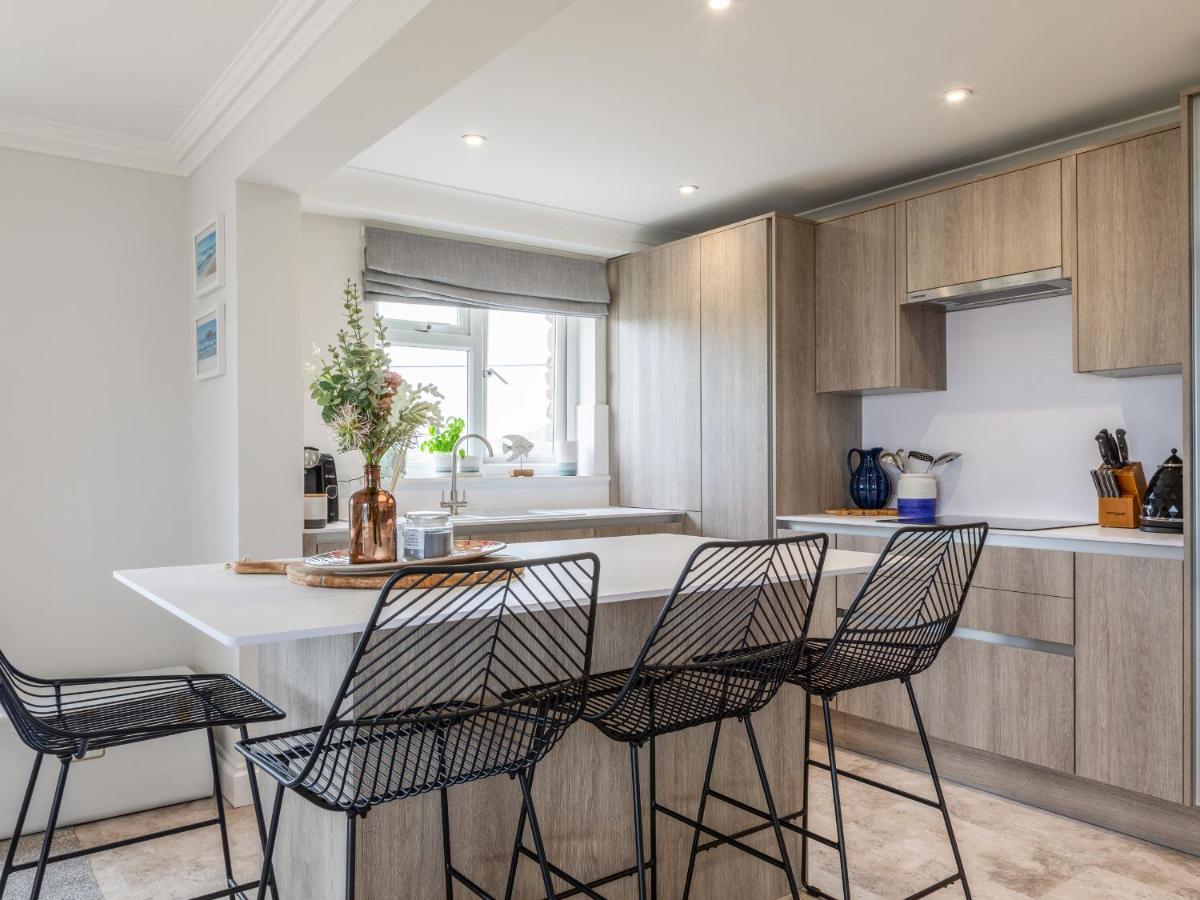 10 Thurlestone Rock Kingsbridge (Devon)